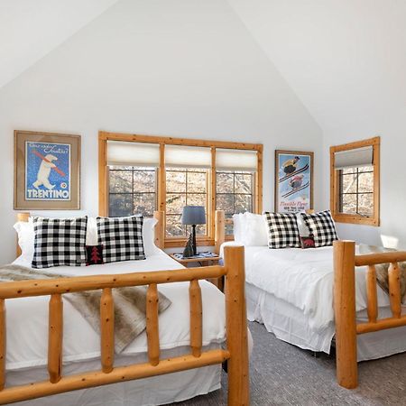 The Lodge, 'North Woods' Style, Boutique Galena Getaway! Exterior photo